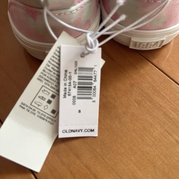 NWT - Picture 2 of 3